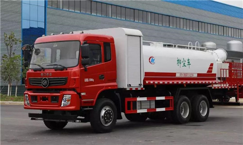 程力智造的程力威牌底盤及整車，其中的一體化抑塵車和園林綠化噴灑高壓消防多功能水車特別受到市場青睞。