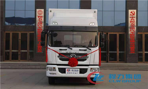 電視轉(zhuǎn)播車機(jī)動靈活，小型車載