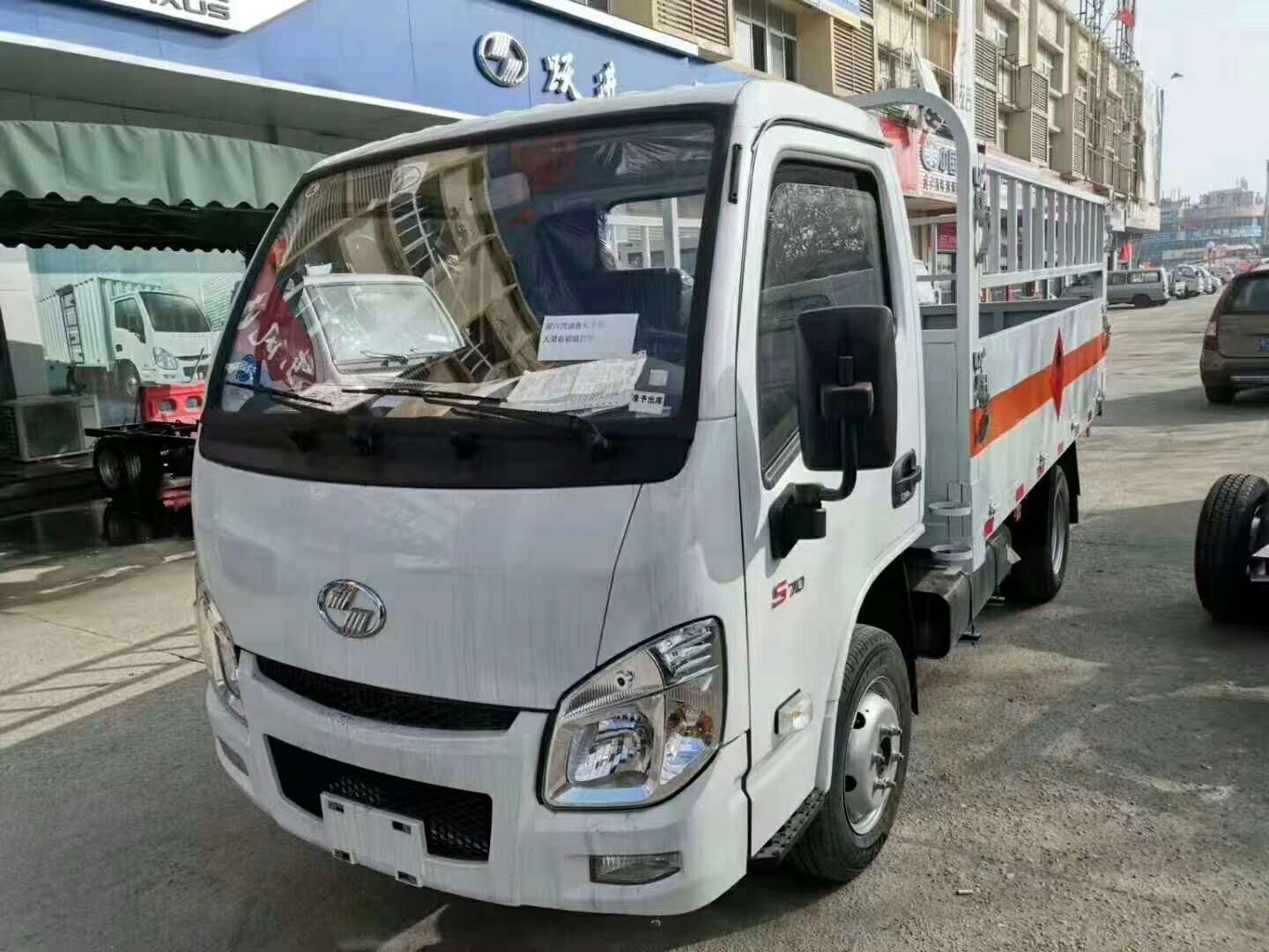 特大好消息 上汽躍進(jìn)國六氣瓶運(yùn)輸車北京環(huán)保已下發(fā)，可在北京上牌，暢行無阻！