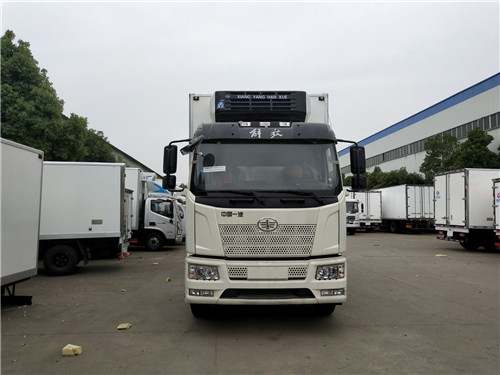 解放J6L廂長(zhǎng)7.5米/9.6米國(guó)六冷藏車(chē)營(yíng)運(yùn)達(dá)標(biāo)已公示，上牌辦營(yíng)運(yùn)證無(wú)憂(yōu)