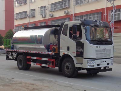 國六解放J6L瀝青灑布車推薦，可以上北京市牌照