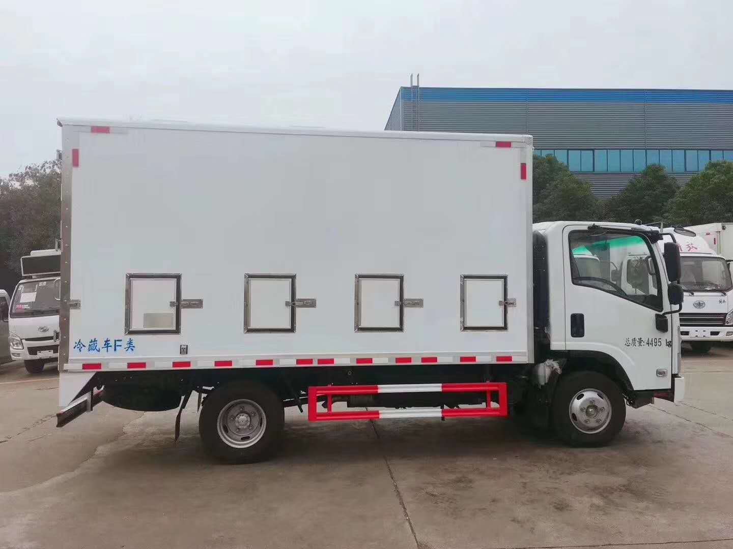 慶鈴五十鈴國六KV100雞苗運(yùn)輸車，三人座寬體駕駛室