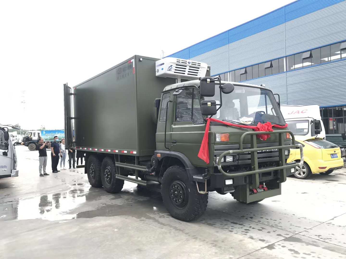 東風EQ2102G軍用6X6全驅(qū)冷藏肉鉤車推薦