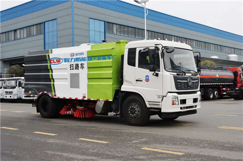 國(guó)六東風(fēng)天錦掃路車4方水箱/8方塵箱，京牌掃路，可加裝前沖后灑
