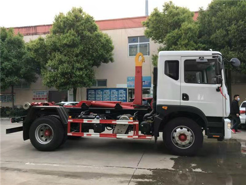 東風(fēng)多利卡D9國(guó)六車(chē)廂可卸式垃圾車(chē)