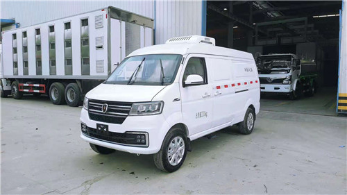 國(guó)六華晨金杯新海獅X30面包冷藏車圖片參數(shù)介紹