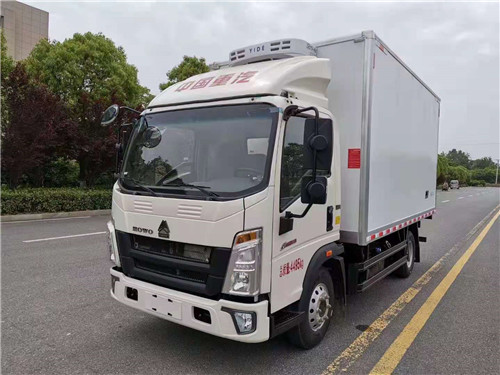 豪沃藍(lán)牌國(guó)六濰柴冷藏車專用底盤不超重，有現(xiàn)車，隨提隨走！