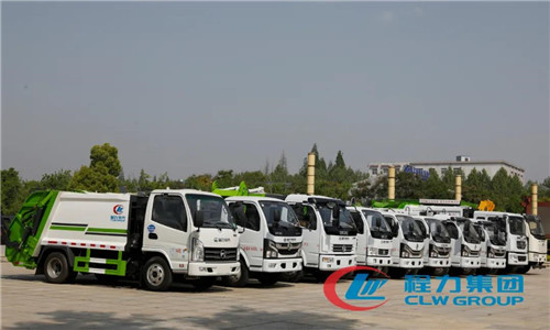  程力吊裝壓縮垃圾車專業(yè)廠，以科技創(chuàng)新為先導(dǎo)，吊裝壓縮垃圾車系列產(chǎn)品一舉成為網(wǎng)紅產(chǎn)品。