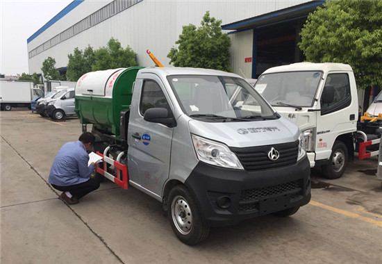 1591429709720739.jpg 長(zhǎng)安密封式垃圾車 (1).jpg