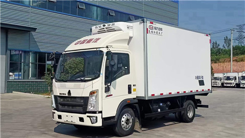 國(guó)六重汽豪沃小金牛4.2米冷藏車