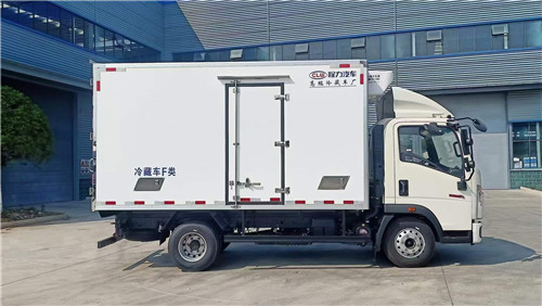 國(guó)六重汽豪沃小金牛4.2米冷藏車